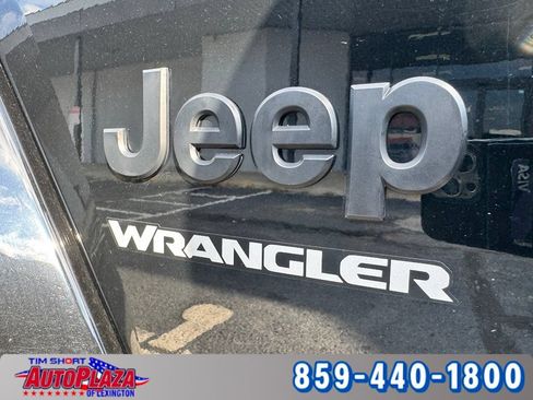 Used 2023 Jeep Wrangler Unlimited Sahara AWD/4WD image 14