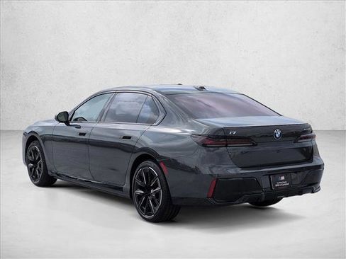 Used 2023 BMW i7 xDrive60 AWD/4WD image 8