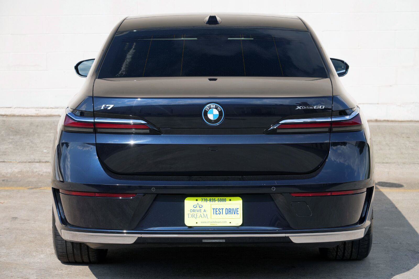 Used 2023 BMW i7 xDrive60 w/ Executive Package 2 AWD/4WD image 62