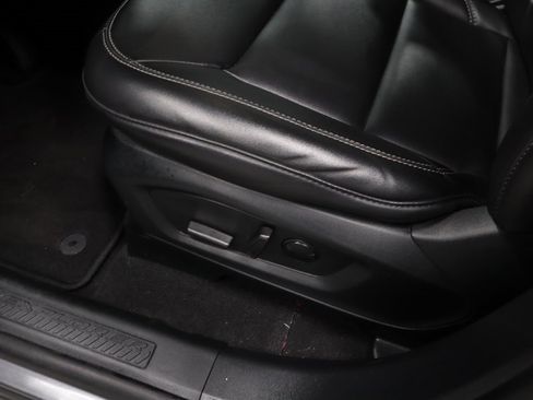 Certified 2023 Ford Explorer XLT w/ Equipment Group 202A image 18