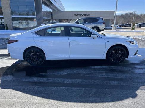 Certified 2025 Lexus ES 300h 300h image 2