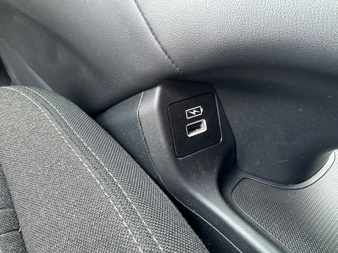 Certified 2023 Honda HR-V LX image 20