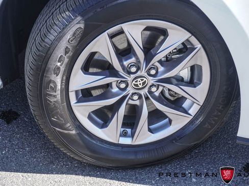 Used 2024 Toyota Sienna XLE image 13