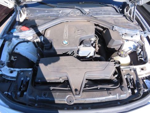 Used 2018 BMW 320i Sedan image 13