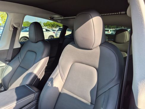 Used 2023 Tesla Model Y Long Range AWD/4WD image 15