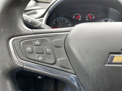 Used 2017 Chevrolet Malibu LT image 18