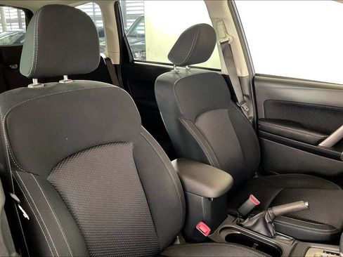 Used 2018 Subaru Forester 2.5i Premium AWD/4WD image 6