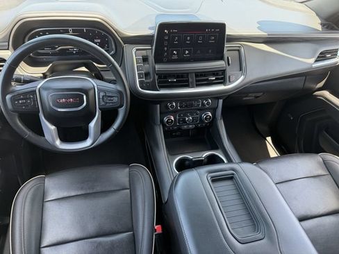 Used 2024 GMC Yukon XL SLT AWD/4WD image 16