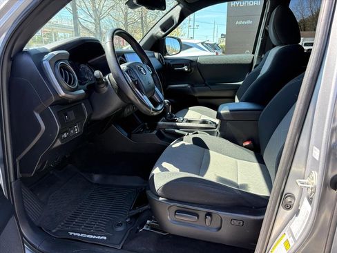 Used 2020 Toyota Tacoma TRD Sport image 14