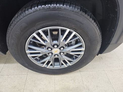Used 2025 Chevrolet Traverse LT AWD/4WD image 10