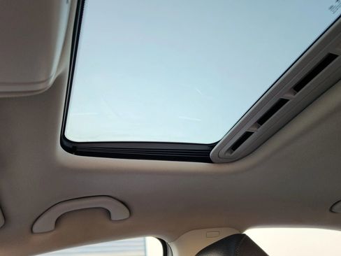 Used 2018 Volkswagen Passat 2.0T SE FWD image 15