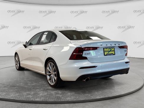 Used 2021 Volvo S60 T6 Momentum AWD/4WD image 5