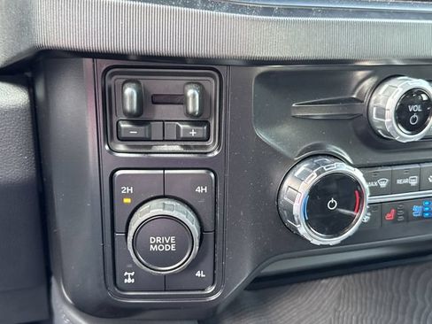 Used 2025 Ford F350 Platinum AWD/4WD image 30