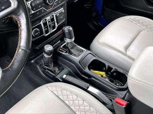 Used 2022 Jeep Wrangler Unlimited Sahara image 17