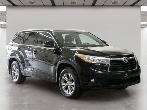 Used 2010 Toyota Highlander SE image 1