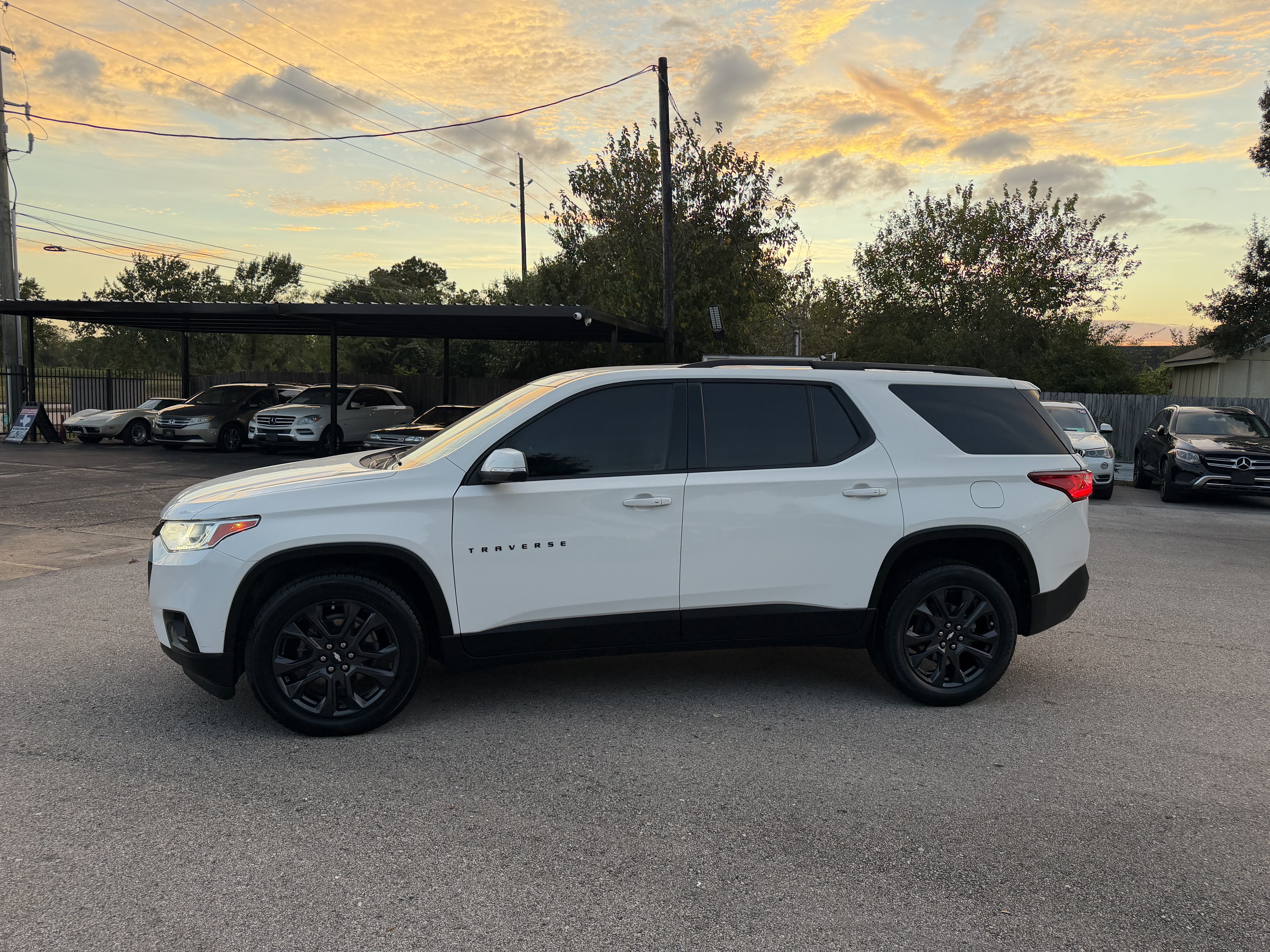 Used 2021 Chevrolet Traverse RS FWD image 11