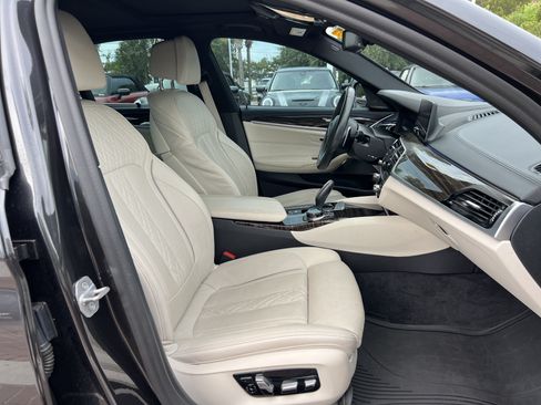 Used 2020 BMW M550i xDrive w/ Executive Package AWD/4WD image 33