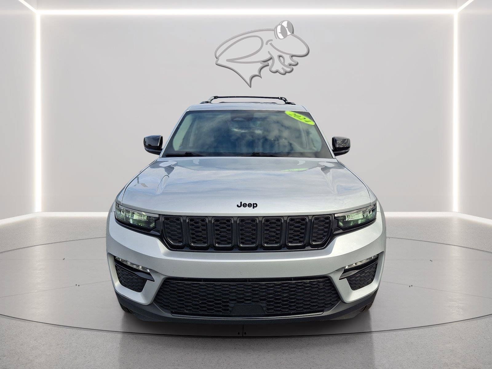 Used 2024 Jeep Grand Cherokee Limited w/ Black Appearance Package AWD/4WD image 7