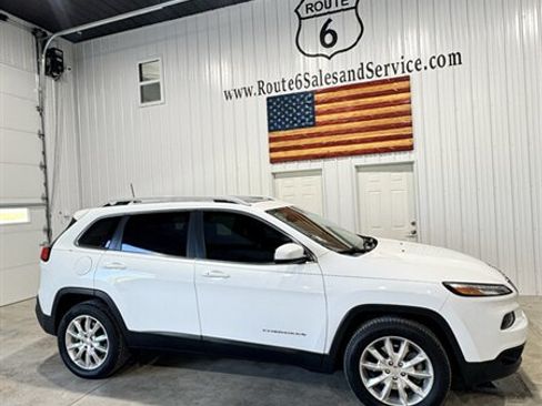 Used 2016 Jeep Cherokee Limited AWD/4WD image 2