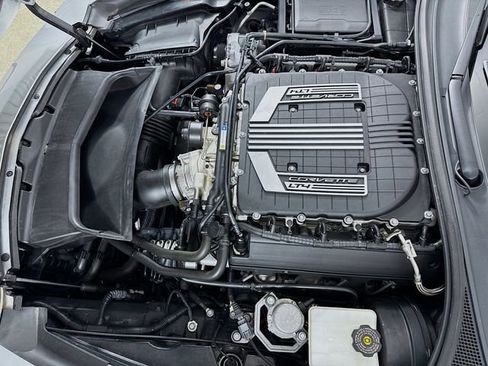 Used 2015 Chevrolet Corvette Z06 w/ 3LZ Preferred Equipment Group RWD image 29