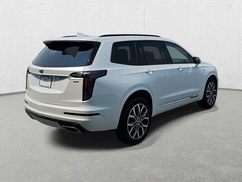 Used 2025 Cadillac XT6 Sport w/ Technology Package image 5