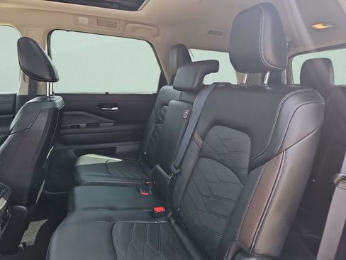 Used 2024 Nissan Pathfinder Platinum w/ Cargo Package AWD/4WD image 25