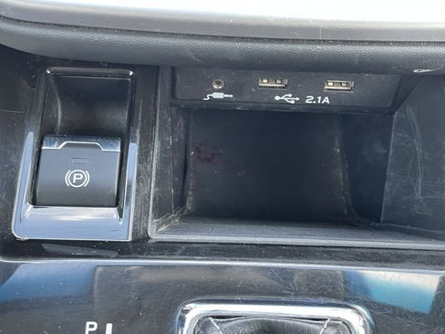 Used 2021 Subaru Outback Premium image 25