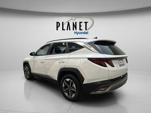 Certified 2025 Hyundai Tucson SEL AWD/4WD image 4