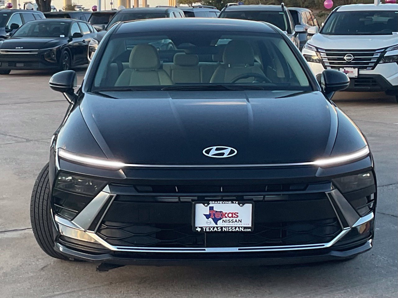Used 2025 Hyundai Sonata SEL FWD image 2