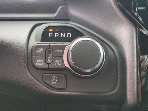 New 2026 RAM 1500 4x4 Crew Cab image 27