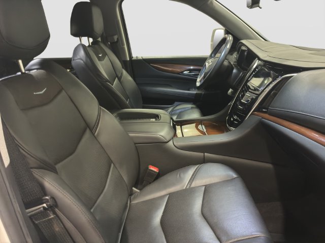Used 2020 Cadillac Escalade Luxury AWD/4WD image 21