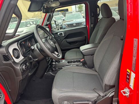 Used 2025 Jeep Wrangler Sport S image 25