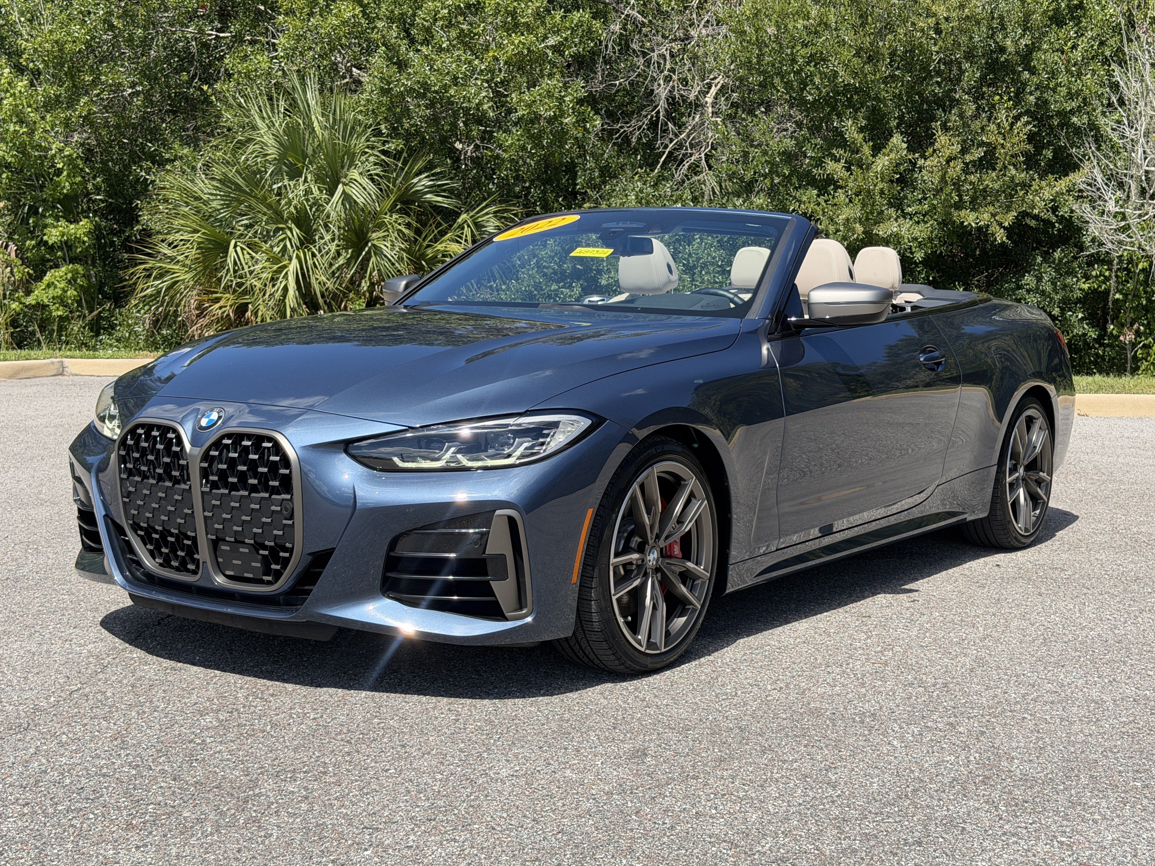 Used 2022 BMW M440i Convertible RWD image 3