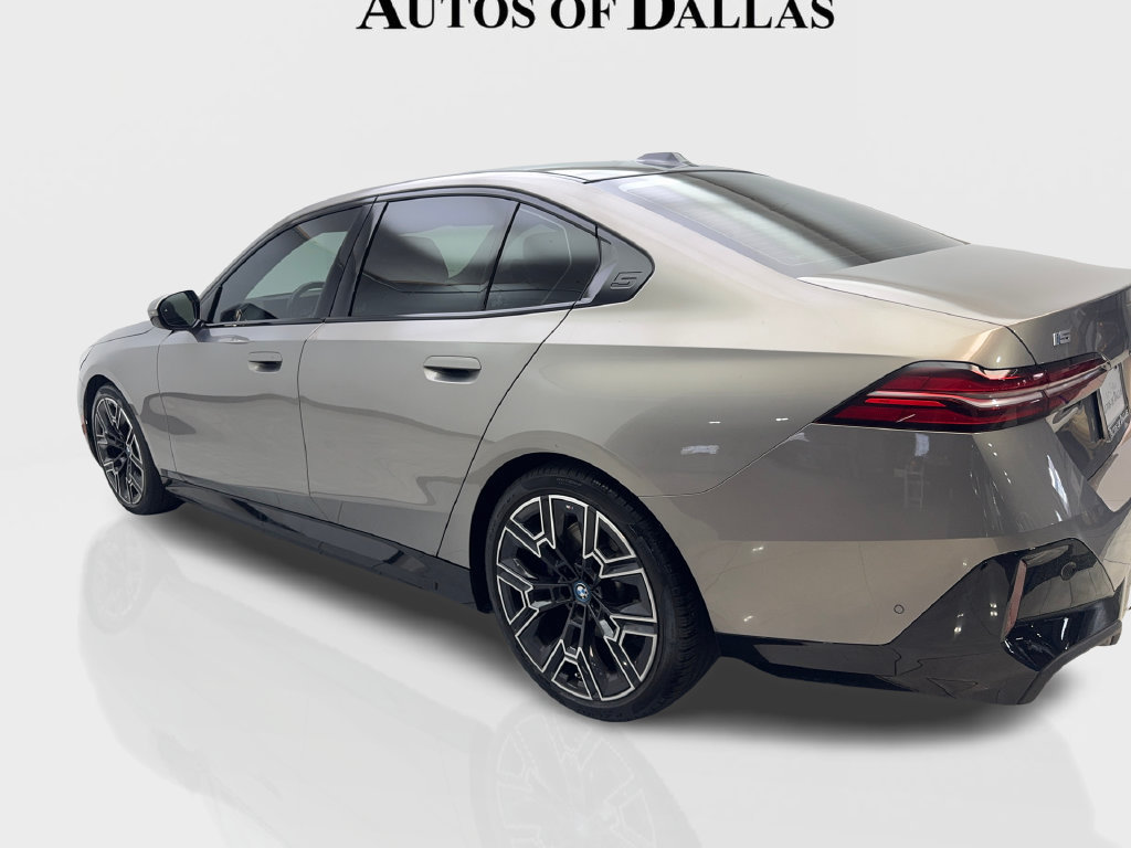 Used 2024 BMW i5 eDrive40i w/ M Sport Package RWD image 16