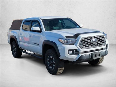 Used 2022 Toyota Tacoma TRD Off-Road image 3