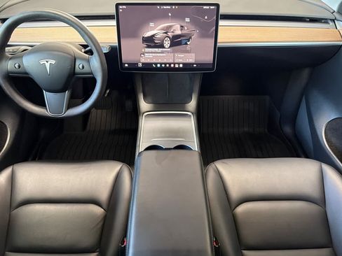 Used 2023 Tesla Model Y Long Range AWD/4WD image 3