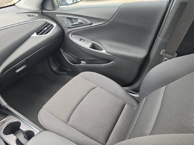 Used 2025 Chevrolet Malibu LT FWD image 15
