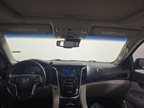 Used 2015 Cadillac Escalade ESV Premium image 7