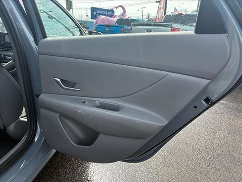 Used 2023 Hyundai Elantra SEL image 18