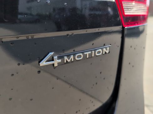 Used 2022 Volkswagen Tiguan SE R-Line image 16