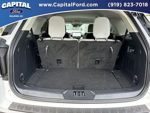 Certified 2025 Ford Explorer Active w/ Active Comfort Package RWD image 15
