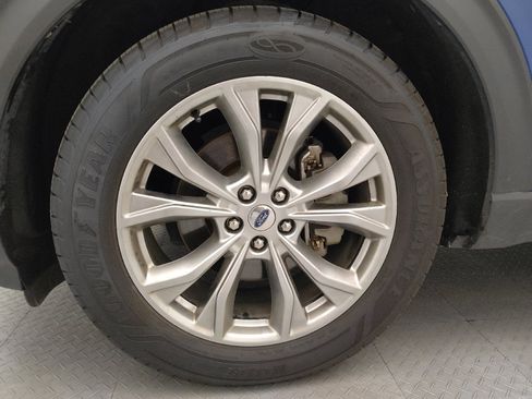 Used 2020 Ford Explorer XLT w/ Equipment Group 202A RWD image 31