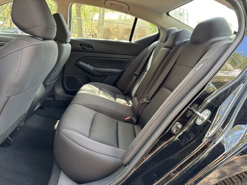 Used 2025 Nissan Altima 2.5 SV FWD image 36