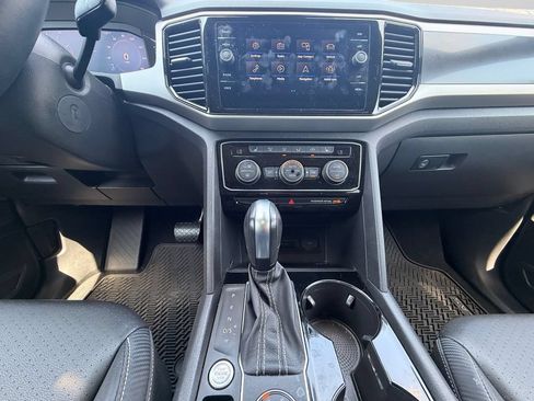 Used 2023 Volkswagen Atlas Cross Sport SEL AWD/4WD image 11