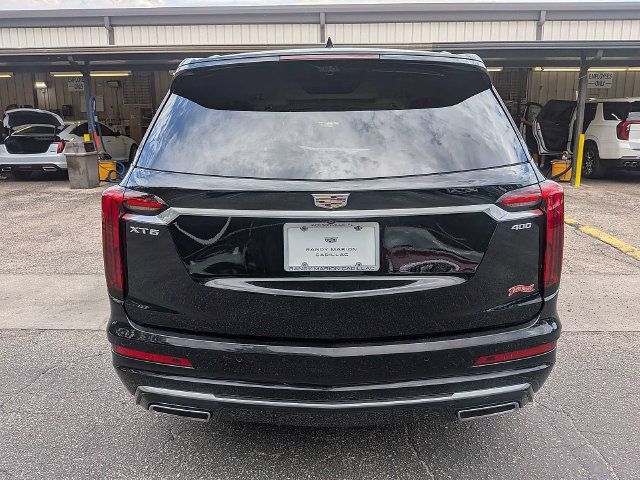 Used 2024 Cadillac XT6 Premium Luxury w/ Technology Package FWD image 4