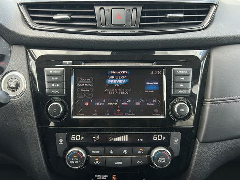 Used 2019 Nissan Rogue SL FWD image 19