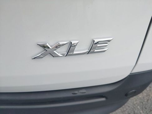 New 2026 Toyota Sienna XLE image 14