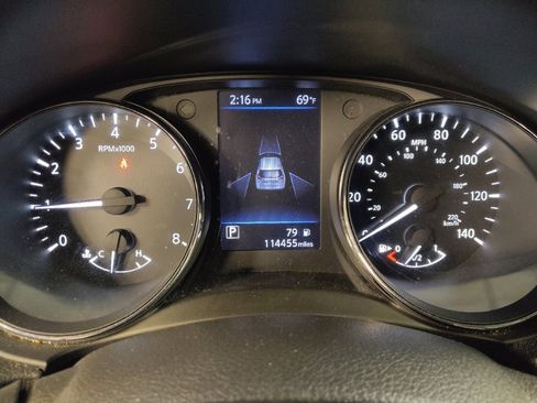 Used 2020 Nissan Rogue S FWD image 23