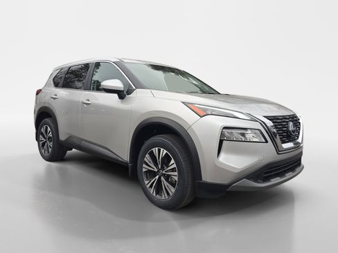 Used 2023 Nissan Rogue SV image 7