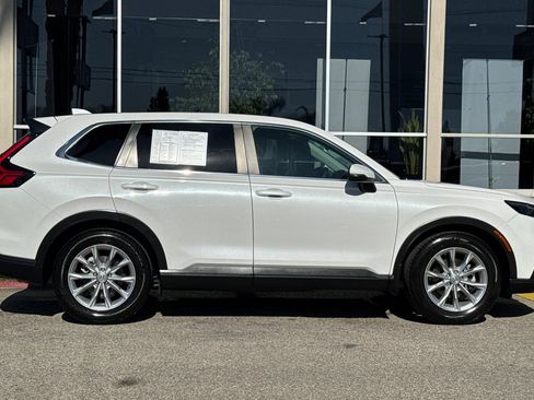 Used 2024 Honda CR-V EX image 3